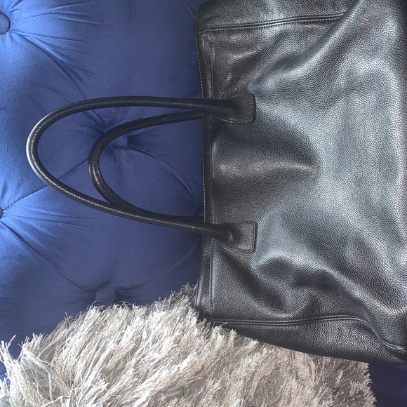 Gently used authentic Chanel bag - Picture 2 of 10